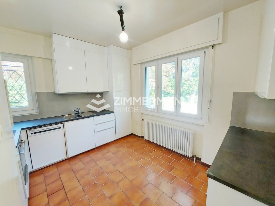 Genthod - Villa familiale sur superbe parcelle arborée de 2892m²