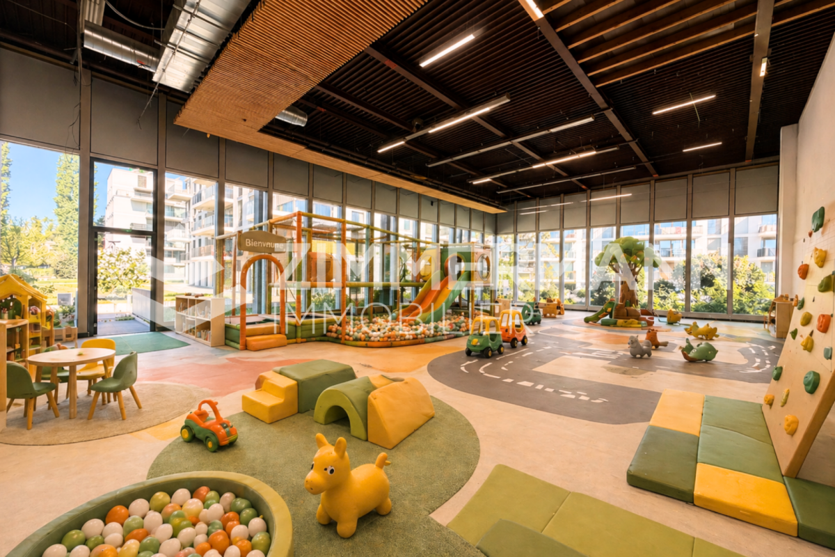 Superbe surface commerciale au rez 525m2