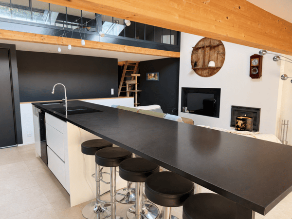 Magnifique appartement d'architecte de 138 m² avec jardin et terrasse - Attalens