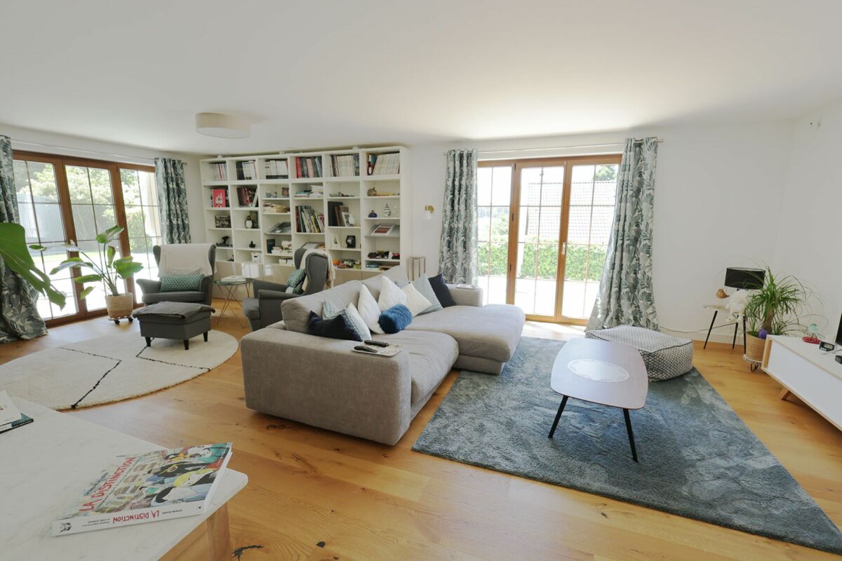 Magnifique maison rénovée de 7.5 pièces avec piscine extérieure