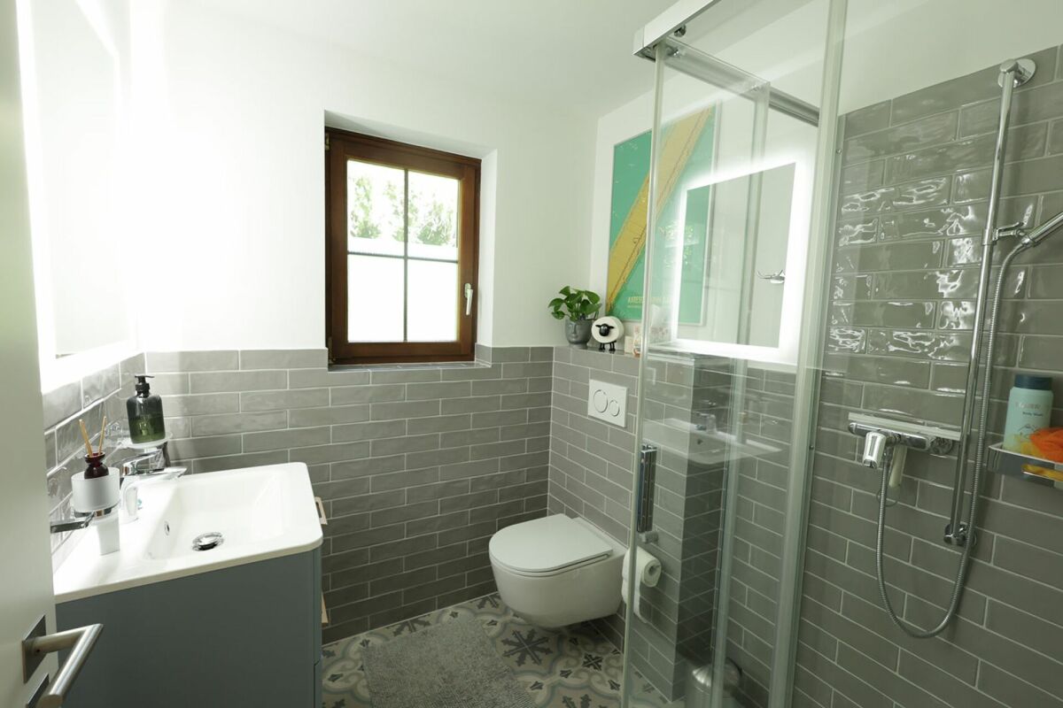 Magnifique maison rénovée de 7.5 pièces avec piscine extérieure