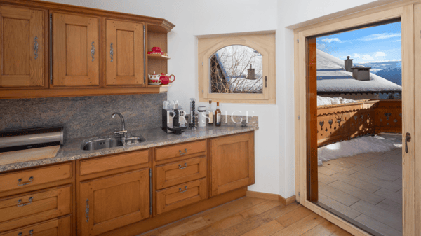 Einladendes 5.5-Zimmer-Apartment nur wenige Schritte vom Zentrum von Crans-Montana entfernt 8