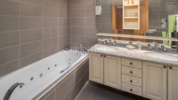 Einladendes 5.5-Zimmer-Apartment nur wenige Schritte vom Zentrum von Crans-Montana entfernt 15