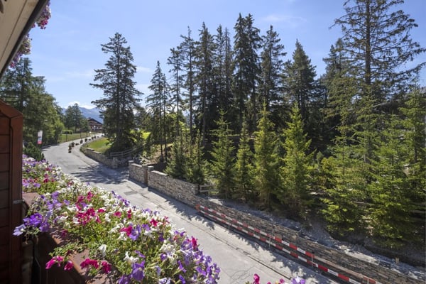 Spacieux appartement 5.5 pièces face au Golf Ballesteros – Centre de Crans à pied 15