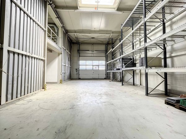 Immeuble mixte de 1'400 m2 à louer 13