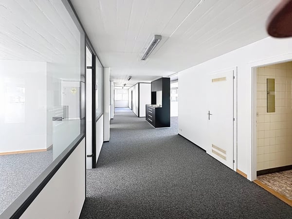 Surface administrative à reprendre ? 230 m² à Ecublens 6