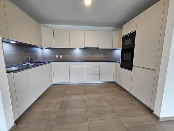 Bel appartement contemporain de 5.5 pièces avec balcon 4