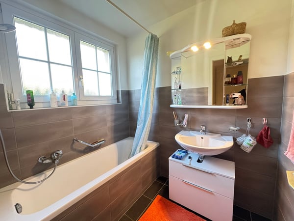 Appartement de 4 pièces avec terrasse situé dans quartier calme 11