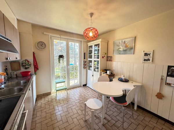 Appartement de 4 pièces avec terrasse situé dans quartier calme 9