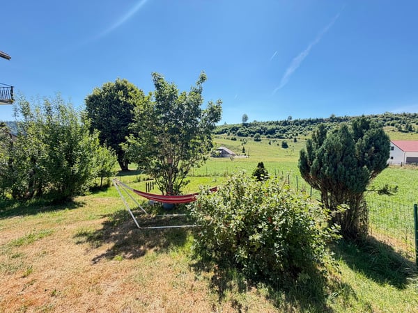 France voisine, Châtel-Blanc, à vendre charmante fermette Franc-Comtoise 23