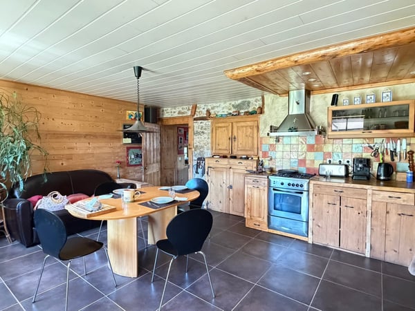 France voisine, Châtel-Blanc, à vendre charmante fermette Franc-Comtoise 7