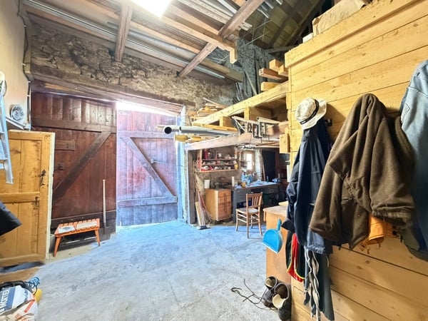 France voisine, Châtel-Blanc, à vendre charmante fermette Franc-Comtoise 18