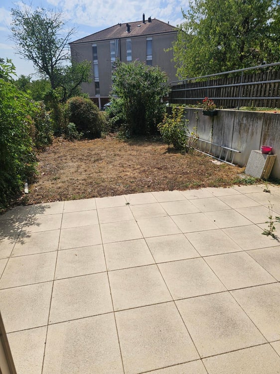 Splendide villa jumelle dans quartier résidentiel 17