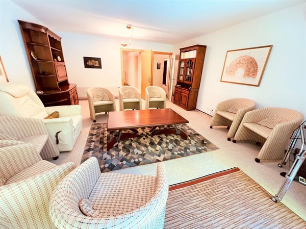 Spacieux et lumineux 3.5 pces - Magnifique propriété calme - Superbe vue - Très grande parcelle 2