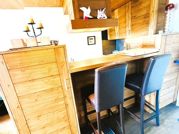 Prächtige 2.5-Zimmer-Wohnung renoviert - Geräumig und hell - Gut gelegen - Außergewöhnliche Aussicht 6