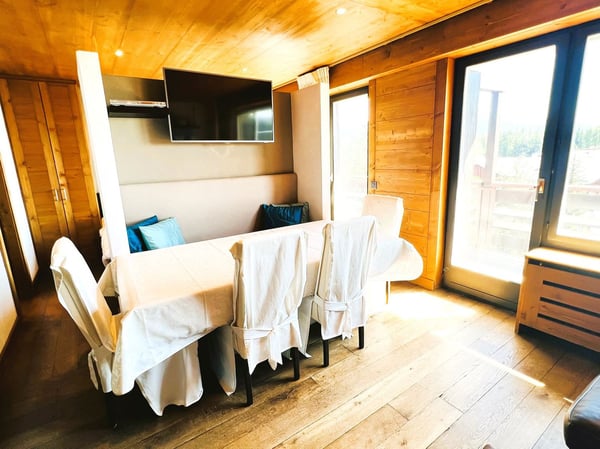 Prächtige 2.5-Zimmer-Wohnung renoviert - Geräumig und hell - Gut gelegen - Außergewöhnliche Aussicht 3