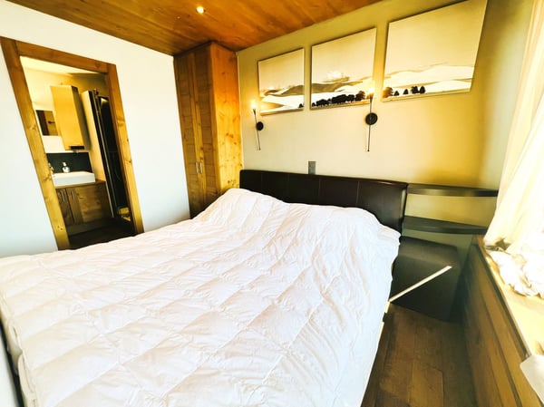 Prächtige 2.5-Zimmer-Wohnung renoviert - Geräumig und hell - Gut gelegen - Außergewöhnliche Aussicht 8