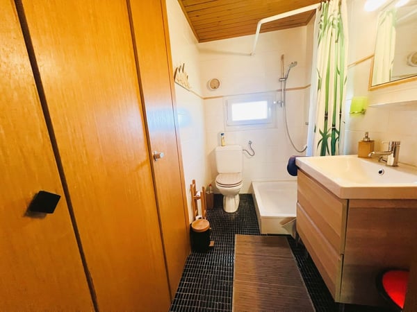 À LA WOCHE: Prächtiges Chalet mit 3.5 Zimmern renoviert - Sehr geräumig und hell - Splendide Aussicht 15