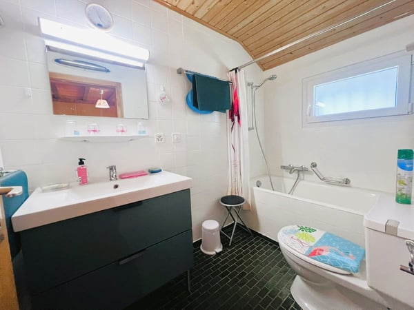 À LA WOCHE: Prächtiges Chalet mit 3.5 Zimmern renoviert - Sehr geräumig und hell - Splendide Aussicht 14