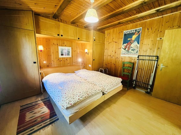 À LA WOCHE: Prächtiges Chalet mit 3.5 Zimmern renoviert - Sehr geräumig und hell - Splendide Aussicht 10