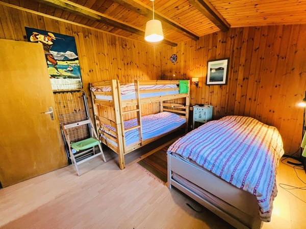 À LA WOCHE: Prächtiges Chalet mit 3.5 Zimmern renoviert - Sehr geräumig und hell - Splendide Aussicht 12