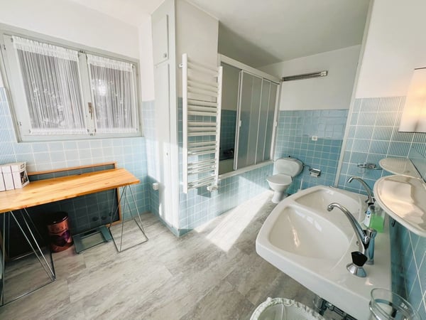 MINIMUM 5 NUITS: Chalet indépendant - 15 Lits - 5 Places de parc - Bien placé -Belle vue -Lieu calme 22