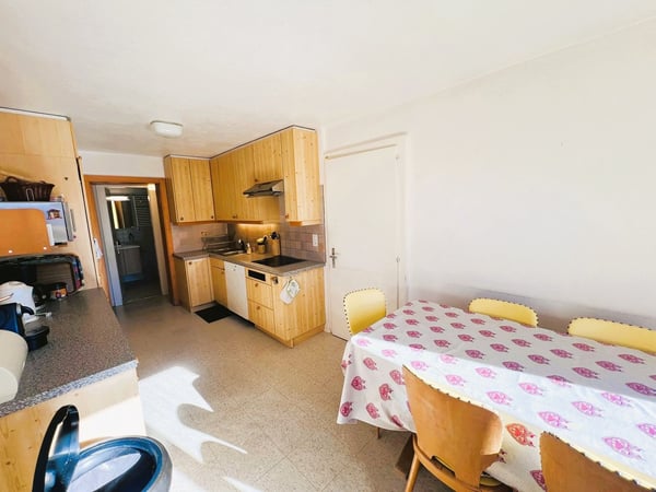 MINIMUM 5 NUITS: Chalet indépendant - 15 Lits - 5 Places de parc - Bien placé -Belle vue -Lieu calme 6