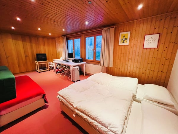 MINIMUM 5 NÄCHTE: Unabhängiges Chalet - 15 Betten - 5 Parkplätze - Gute Lage - Schöne Aussicht - Ruhige Umgebung 10