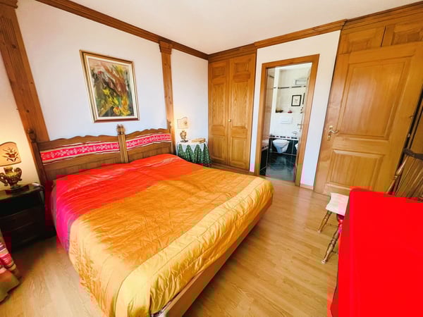 À LA SAISON: Magnifique 1.5 pièces - Spacieux et lumineux - Superbe vue - Bien situé - Lieu calme 12