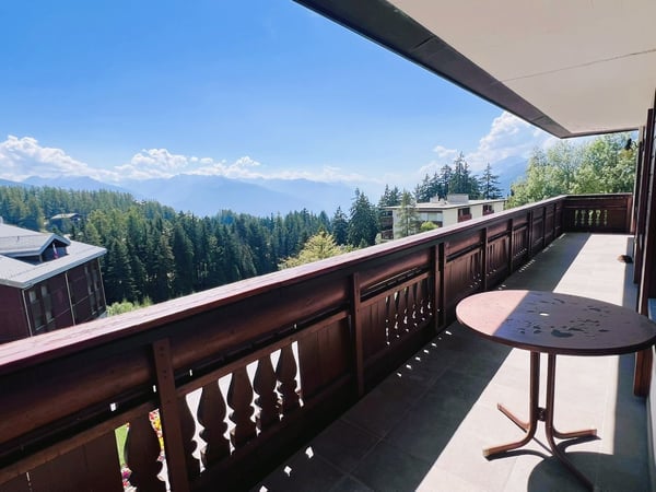 À LA SAISON: Magnifique 1.5 pièces - Spacieux et lumineux - Superbe vue - Bien situé - Lieu calme 18