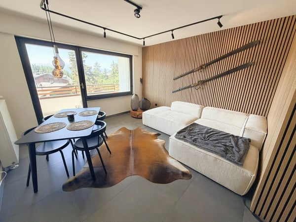Magnifique 3.5 pces totalement rénové - Spacieux & Lumineux - Endroit calme - Bien situé - Belle vue 2
