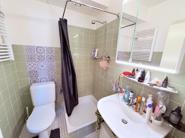 Studio cosy rénové (cuisine, salle de douche, sol ...) - Spacieux - Idéalement situé - Lieu calme 10