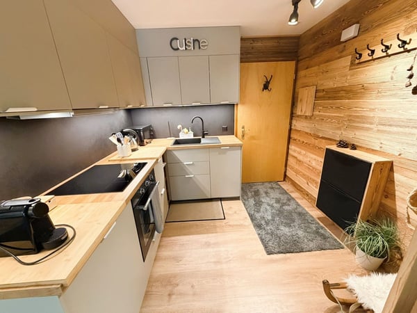 Magnifique appartement (2.5 pces) entièrement rénové - Spacieux & Lumineux - Lieu calme - Bien situé 5