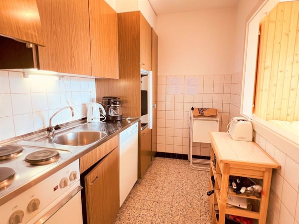 Zur Saison: Prächtiges 2.5-Zimmer-Wohnung – Geräumig und Hell – Gut gelegen – Schöne Aussicht – Ruhige Lage 4