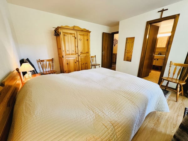 À LA SAISON: Spacieux et lumineux 3.5 pièces - Superbe vue - Bien situé - Lieu très calme 10