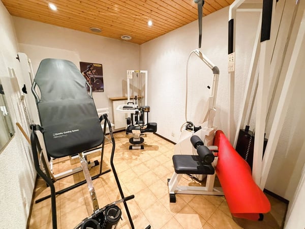 TRÈS SPACIEUX CABINET DE PHYSIOTHÉRAPIE - 10 SALLES DE TRAITEMENT -IDÉALEMENT SITUÉ AU CŒUR DE CRANS 16