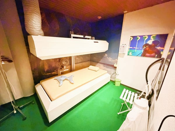 TRÈS SPACIEUX CABINET DE PHYSIOTHÉRAPIE - 10 SALLES DE TRAITEMENT -IDÉALEMENT SITUÉ AU CŒUR DE CRANS 19