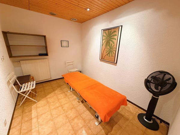 TRÈS SPACIEUX CABINET DE PHYSIOTHÉRAPIE - 10 SALLES DE TRAITEMENT -IDÉALEMENT SITUÉ AU CŒUR DE CRANS 15