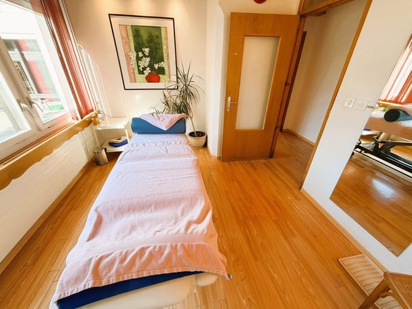 TRÈS SPACIEUX CABINET DE PHYSIOTHÉRAPIE - 10 SALLES DE TRAITEMENT -IDÉALEMENT SITUÉ AU CŒUR DE CRANS 10