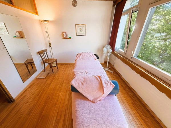 TRÈS SPACIEUX CABINET DE PHYSIOTHÉRAPIE - 10 SALLES DE TRAITEMENT -IDÉALEMENT SITUÉ AU CŒUR DE CRANS 7