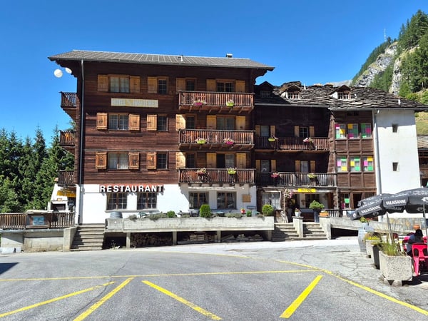 Hôtel à vendre – Place de la Poste, Les Haudères 2