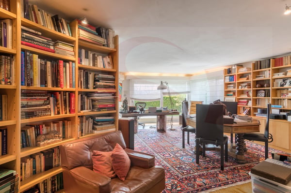 Villa contemporaine avec piscine intérieure à louer non meublée 11