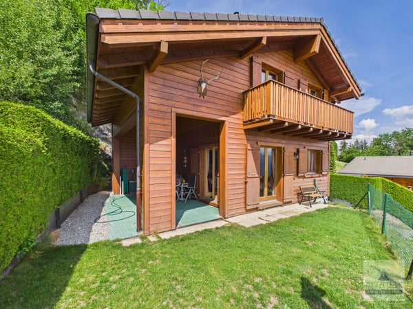 Chalet Confettis 1
