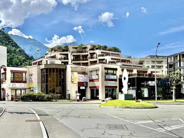 Martigny, centre-ville - à vendre place de parc dans parking souterrain