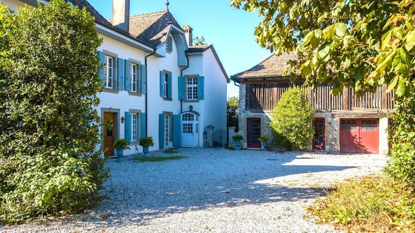 Superbe propriété de Maître rénovée avec vue lac à Lonay 2