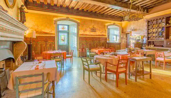 Château exceptionnel pied dans l'eau à proximité de Genève 8