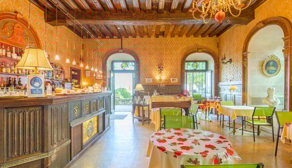 Château exceptionnel pied dans l'eau à proximité de Genève 7