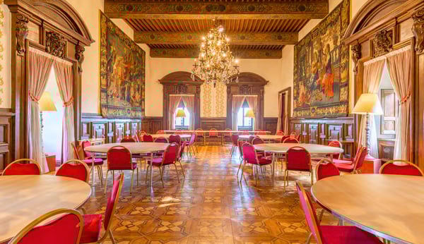 Château exceptionnel pied dans l'eau à proximité de Genève 5