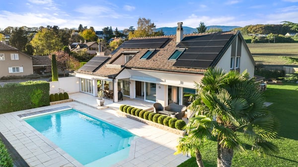 Très belle villa avec piscine et vue lac à Crans 2