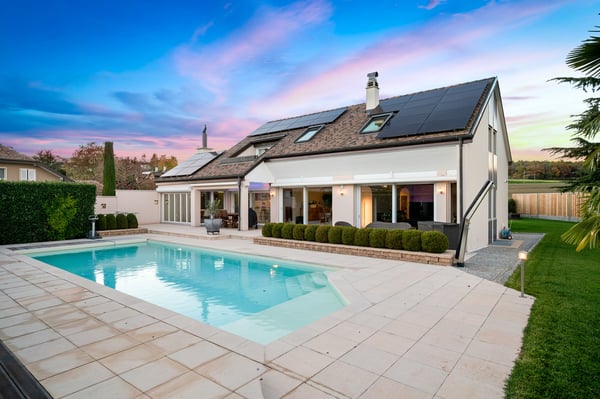 Très belle villa avec piscine et vue lac à Crans 11